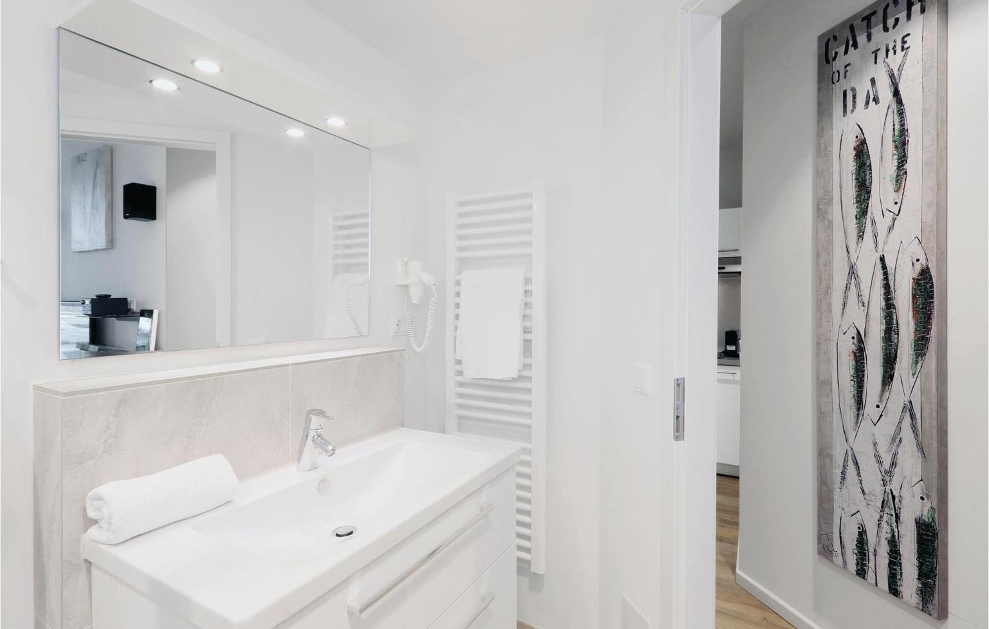 Amazing Apartment In Luebeck Travemuende With Wifi エクステリア 写真